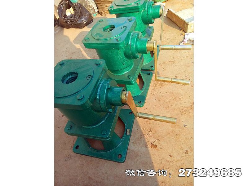 手動閘門開閉器主要用于小型閘門的控制，如小型水庫的放水閘、灌溉渠道的節(jié)制閘等，農(nóng)業(yè)合作社、小型水電站等單位會使用。通過手動操作開閉器來實現(xiàn)閘門的開啟和關閉，結(jié)構簡單，操作方便。采用鋼制材質(zhì)，表面經(jīng)過防腐處理，能夠適應潮濕的環(huán)境?？筛鶕?jù)閘門的尺寸和重量進行定制，保障水利工程的正常運行。手動閘門開閉器價格電話微信聯(lián)系廠家。